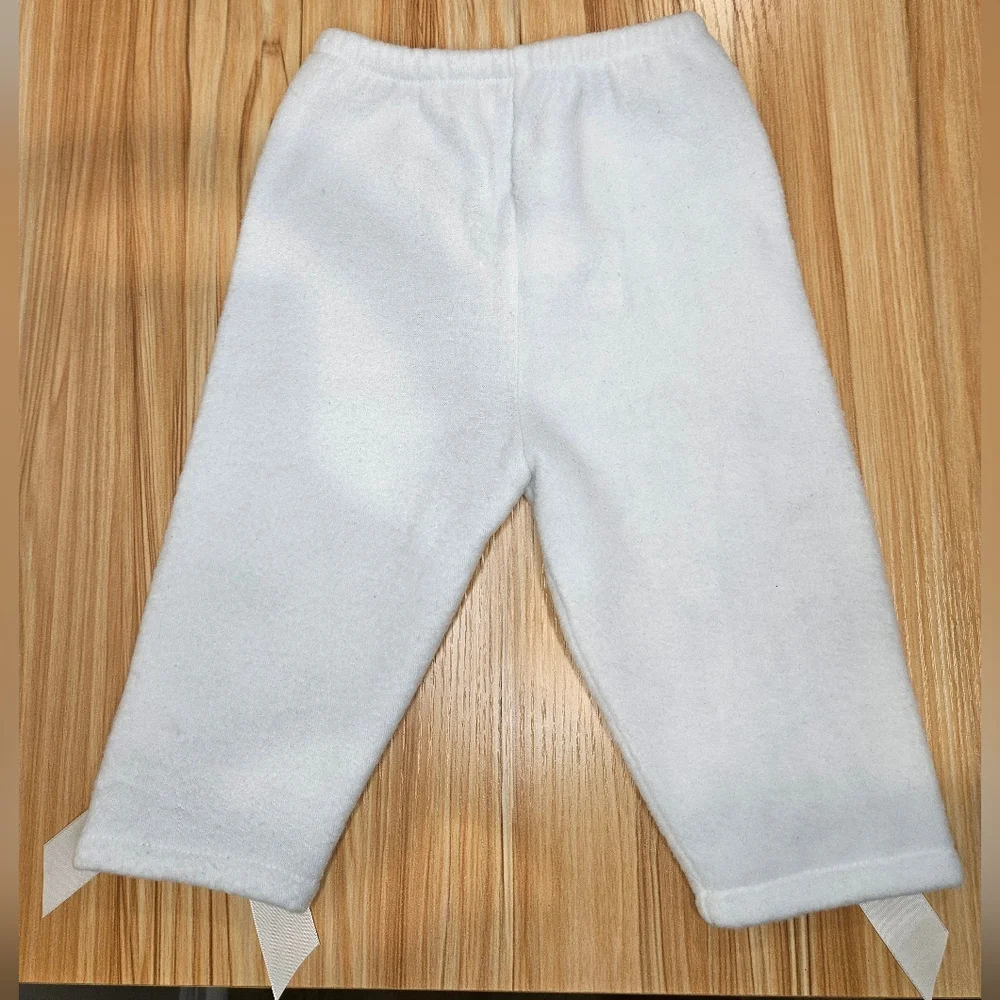 Elegant White Baby Outfit with Floral Accent Size 6mo
